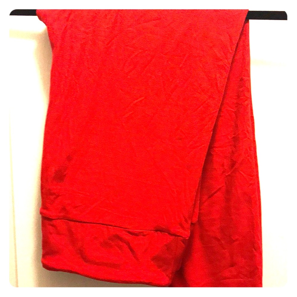 LulaRoe solid red leggings